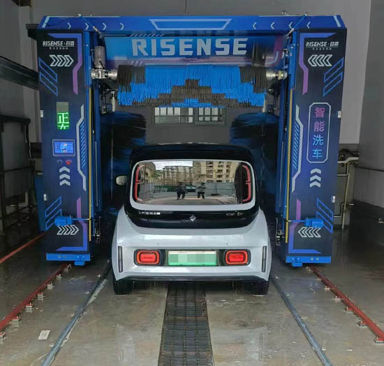 山东城阳汽服安装日森全自动洗车机